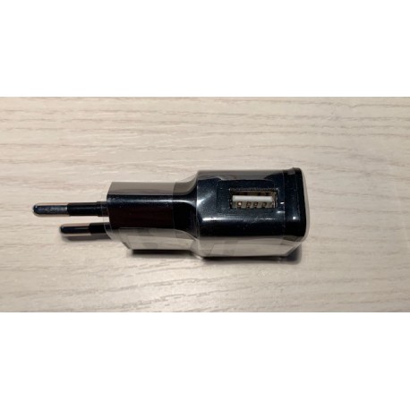 Cargador Usb Y Toma De Corriente 220 V Para Linternas. Ref. UC220