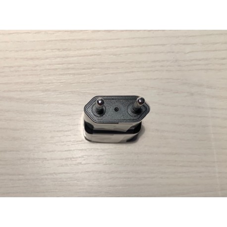 Cargador Usb Y Toma De Corriente 220 V Para Linternas. Ref. UC220