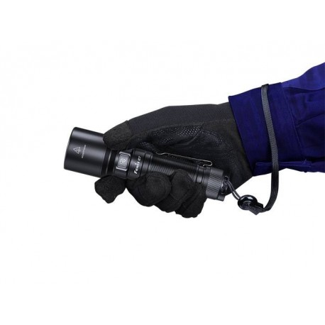 Linterna Fénix C7 de 3000 lúmenes, recargable y alto rendimiento.